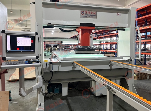 平板式移动头裁断机